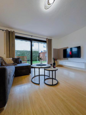KMS Homes - NEW - GARDEN - NETFLIX